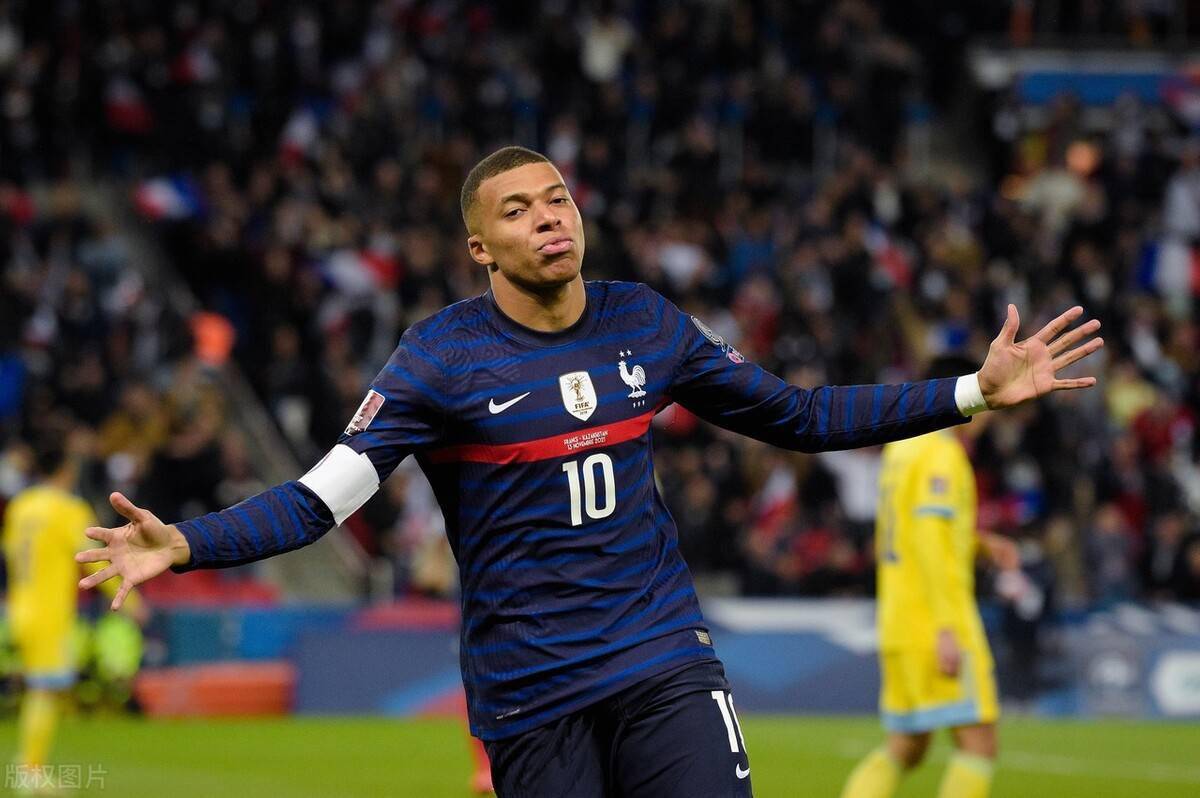 包含日本羽毛球队鏖战法国羽毛球队，辛杜三分雨点燃全场的词条