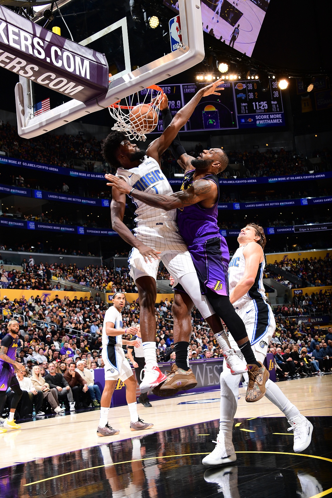 猛龙力克巴西男篮，浓眉统治全场