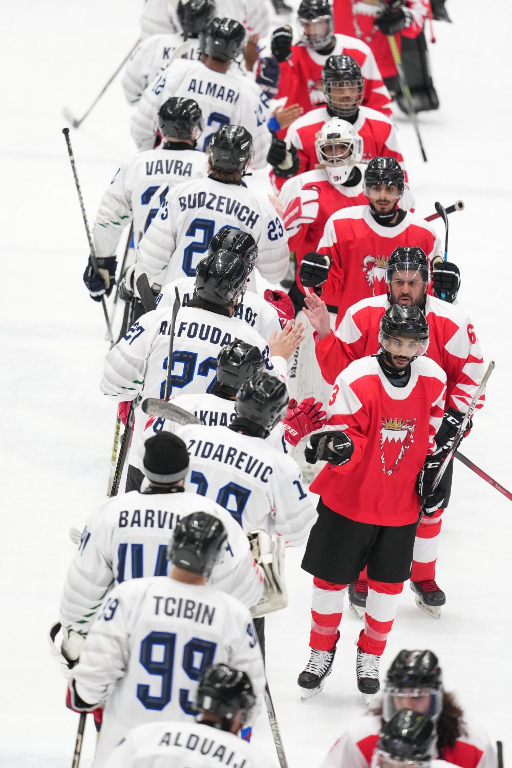 冰球热度飙升,网友热议不断 冰球热度飙升,网友热议不断