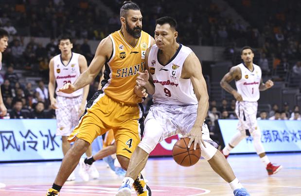 江苏队轻取福建队，易建联刷新纪录