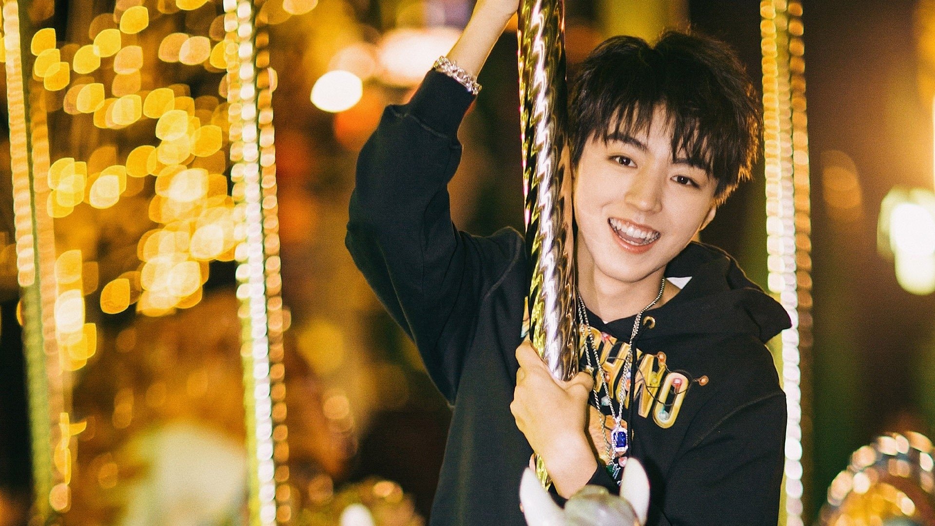 绿茵两端,曼城的机械美学与内马尔的南美火焰