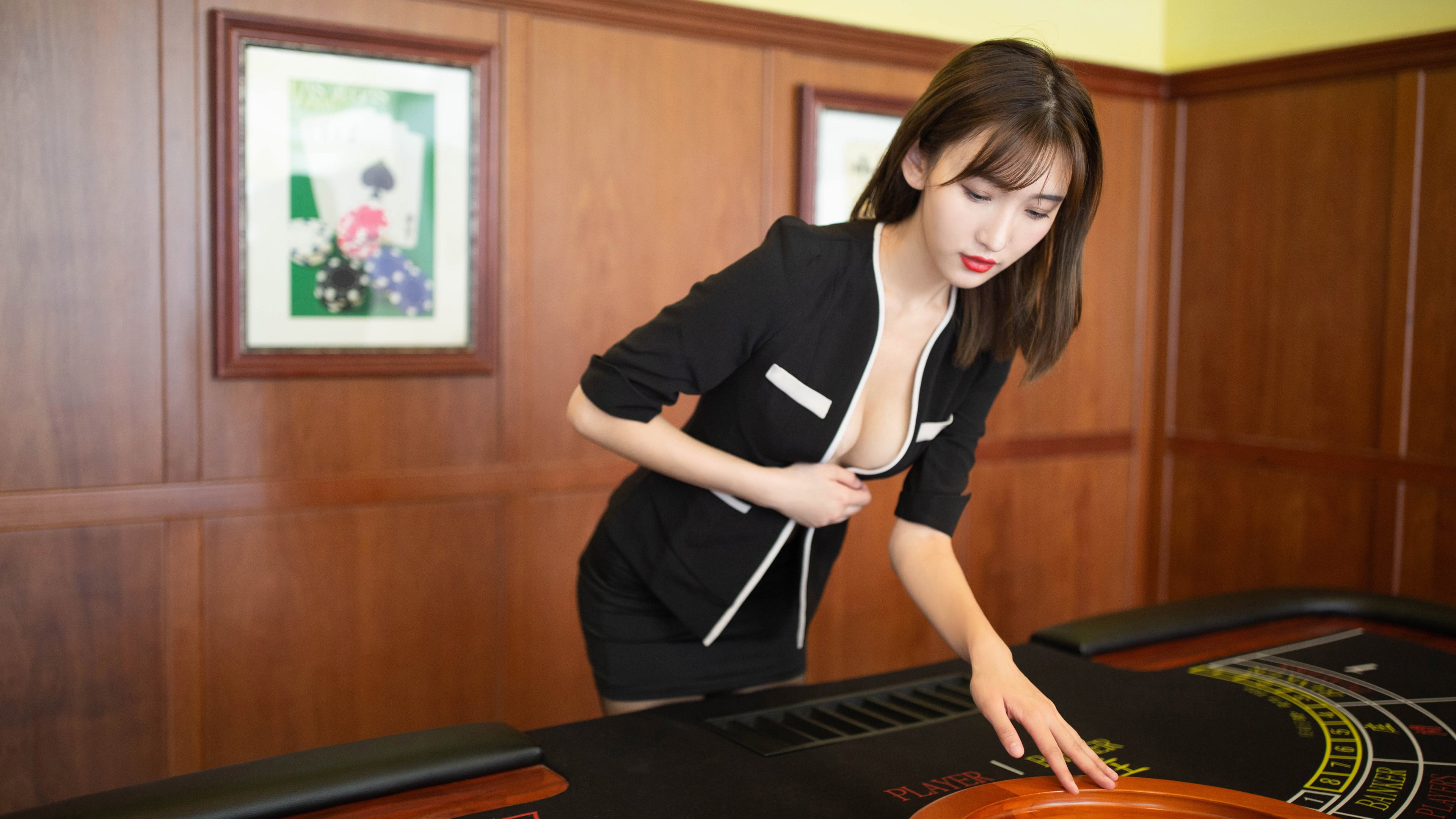 英格拉姆关键先生本色出演，黄蜂提前终结马刺悬念