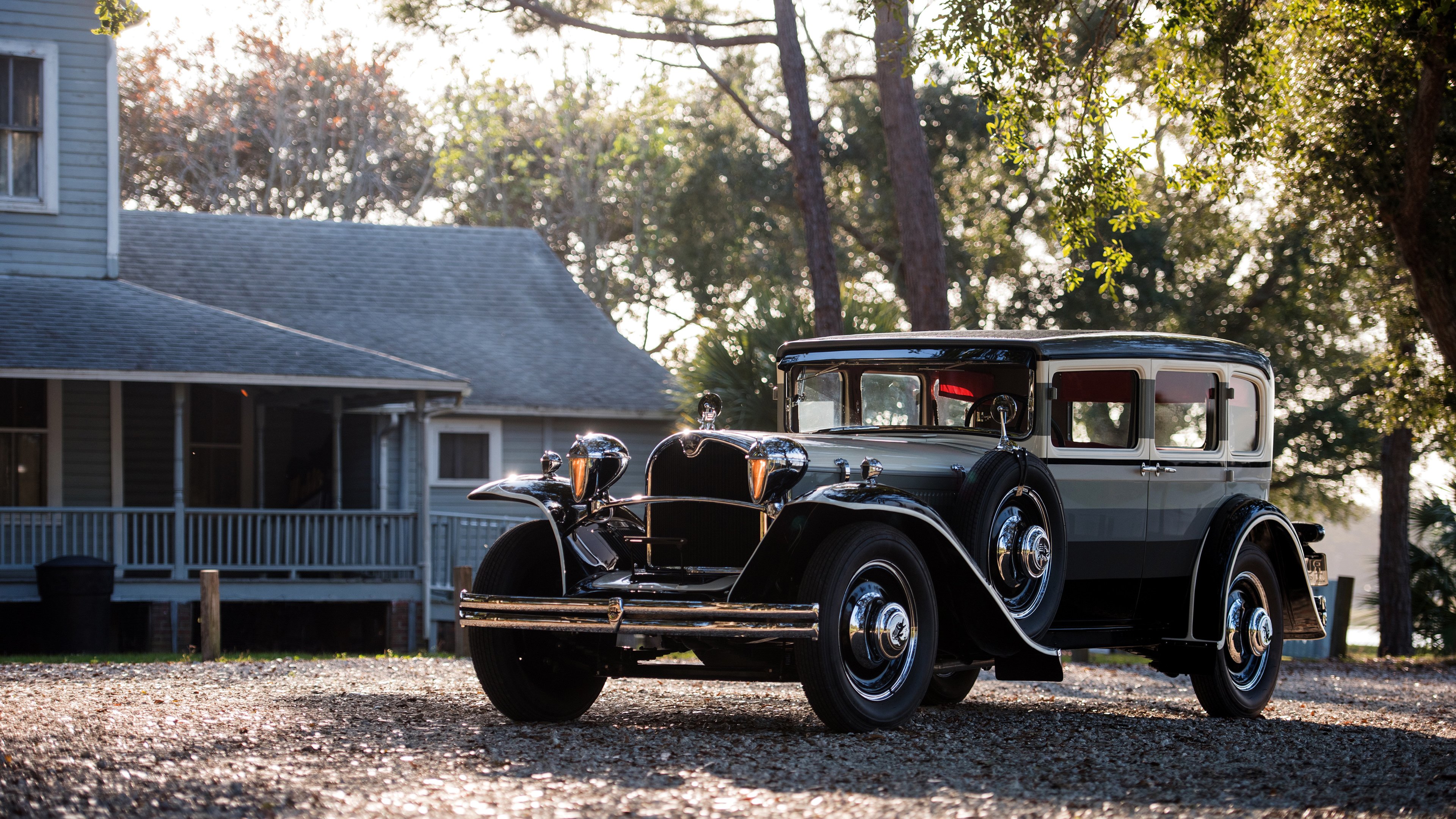 钢铁诗人，当德罗赞的古老韵律在麦迪逊花园回响