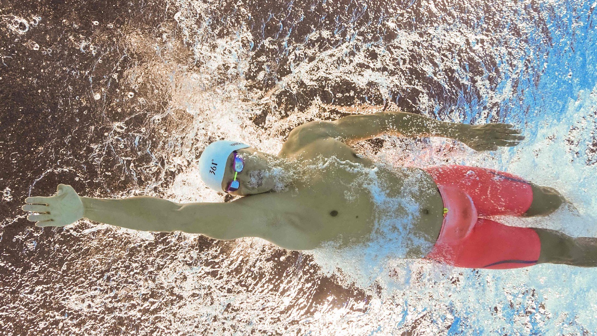 跨界魔幻秀，当拉梅洛·鲍尔用35分狂潮在F1杆位发车接管比赛